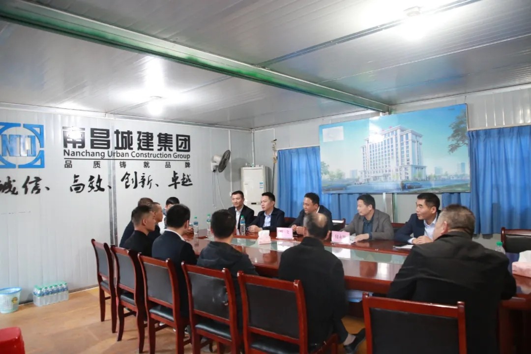 南昌城投集團(tuán)人武部開展傳承軍人精神，做集團(tuán)建設(shè)發(fā)展的“排頭兵”座談會(huì)